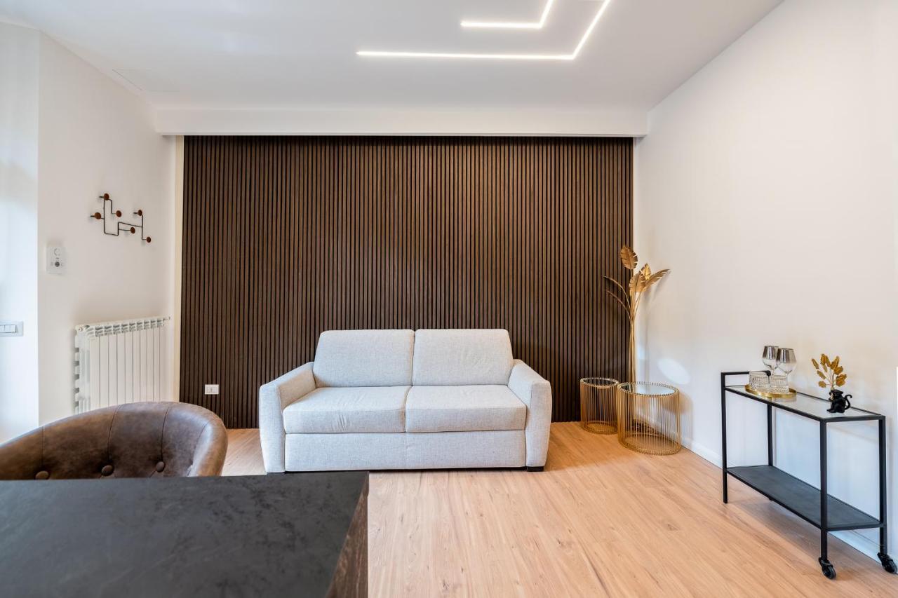 Bilocale Moderno - City Center ミラノ エクステリア 写真